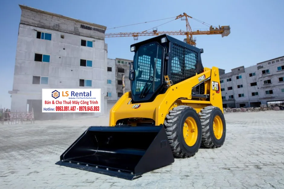 Bàn giao cho thuê xe xúc lật đa năng Cat 226B3 - Skid Steer Loaders