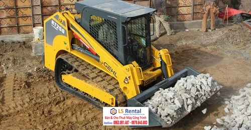 cho thuê xe xúc lật đa năng Gehl RT250