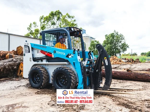 Bàn giao cho thuê xe xúc lật đa năng TOYOTA 5SDK9 - Skid Steer Loaders