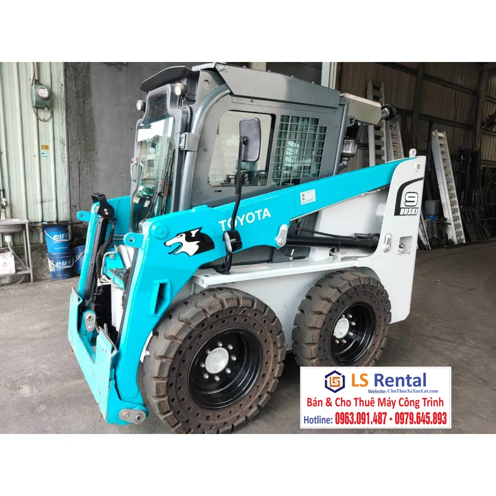 Bàn giao cho thuê xe xúc lật đa năng TOYOTA 5SDK9 - Skid Steer Loaders