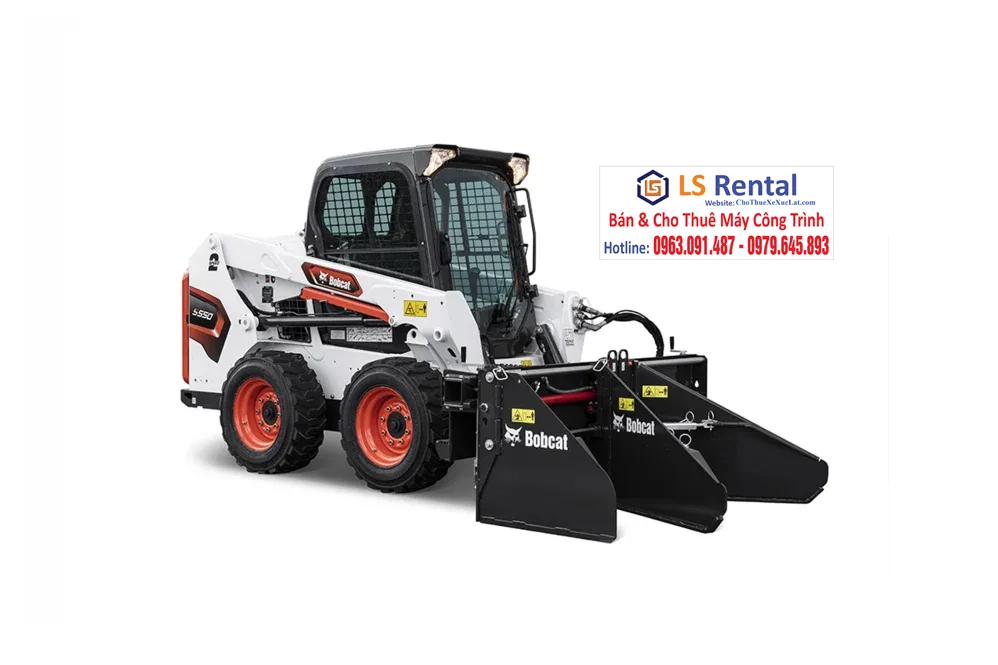 LS Rental  Bàn giao xe xúc lật đa năng Bobcat S550 ở tỉnh Lào Cai